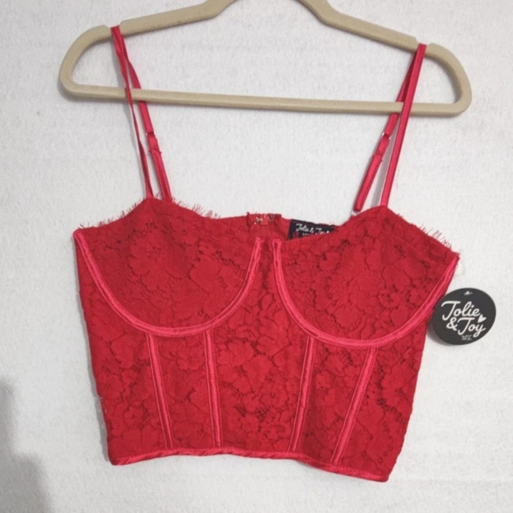 Jolie & Joy Red Lace Bustier TopThis trendy and stylish cropped tank top Size L